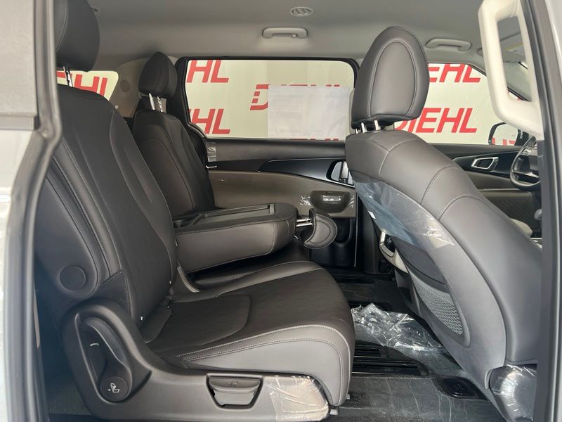 New 2027 Kia Carnival MPV Van
