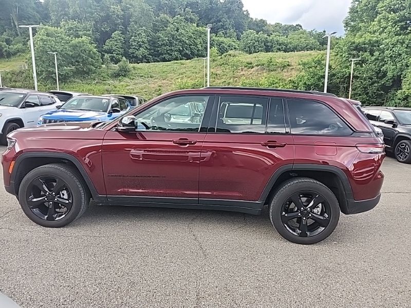 Used 2025 Jeep Grand Cherokee SUV