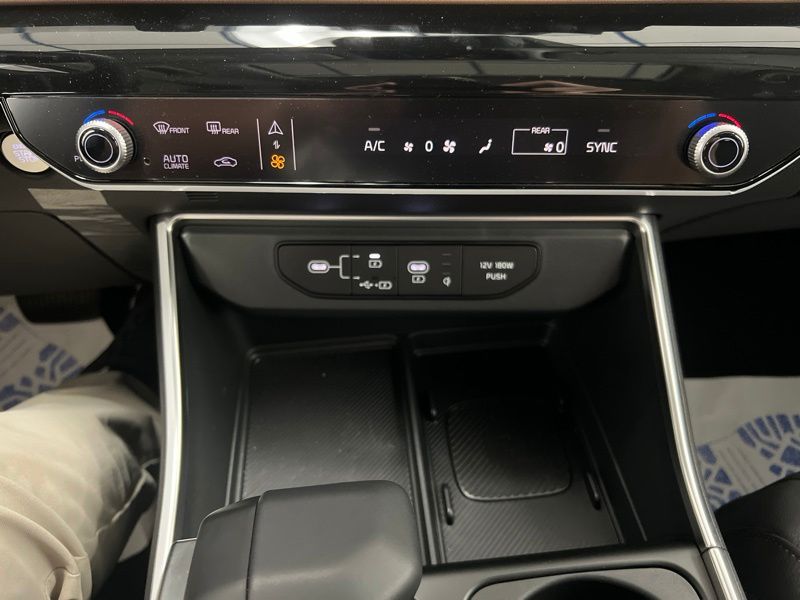 New 2026 Kia Carnival MPV Van