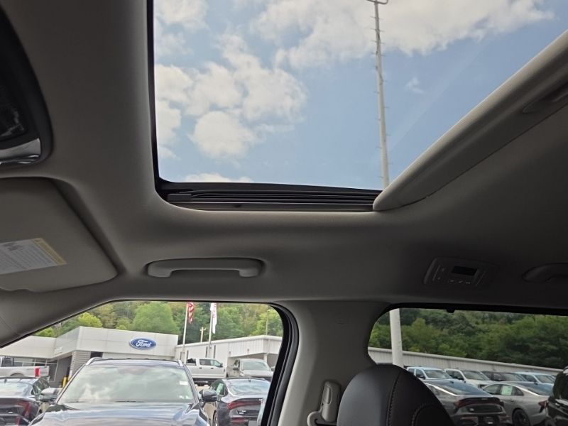 New 2027 Kia Carnival MPV Van