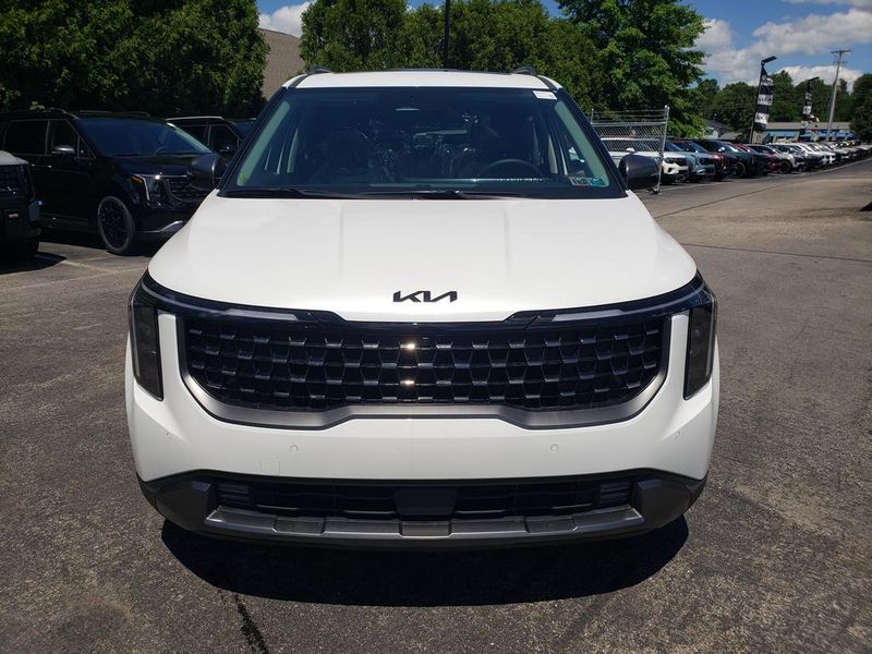 New 2026 Kia Carnival MPV Van