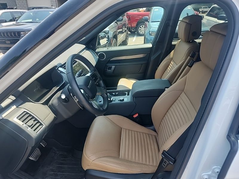 Used 2025 Land rover Discovery SUV