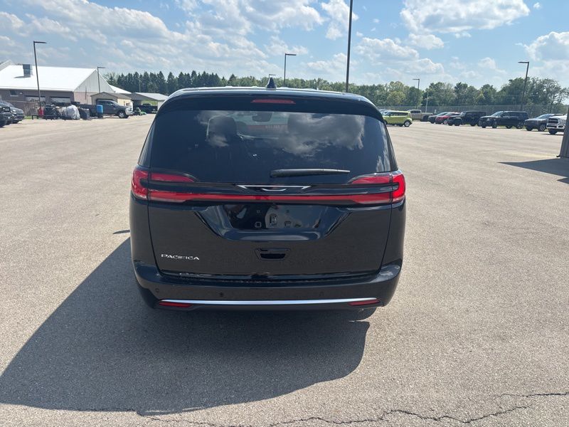 New 2027 Chrysler Pacifica Van