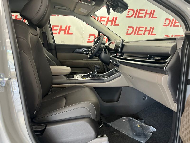 New 2027 Kia Carnival MPV Van