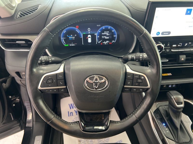 Used 2023 Toyota Highlander Hybrid SUV