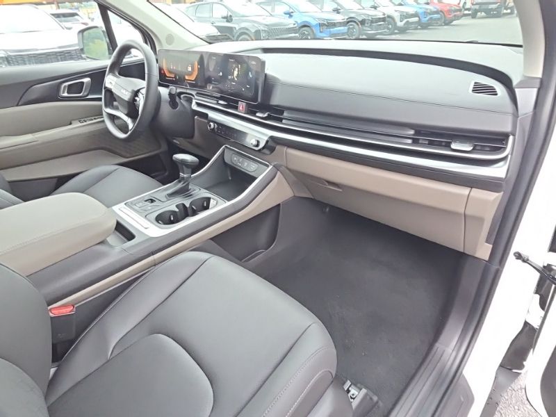 New 2027 Kia Carnival MPV Van