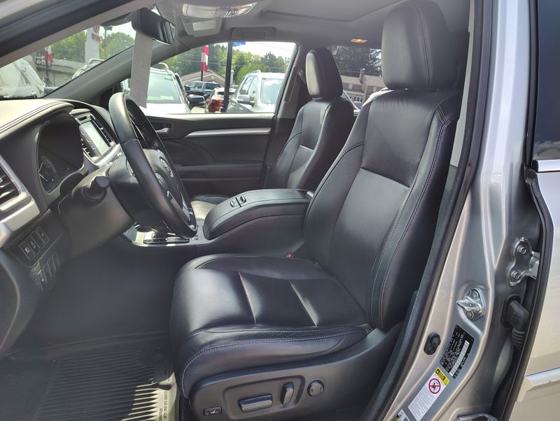 Used 2017 Toyota Highlander SUV