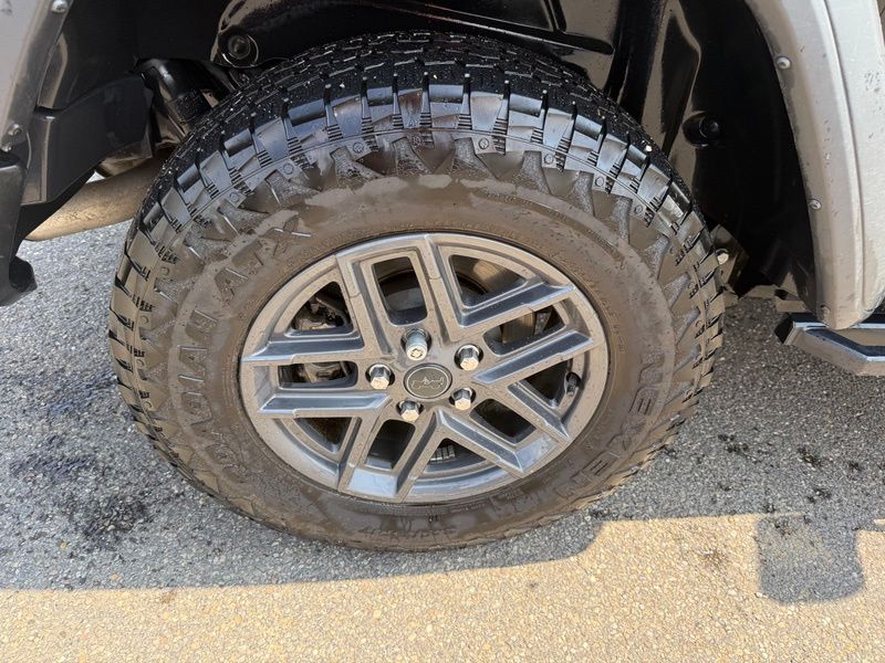 Used 2025 Jeep Wrangler SUV