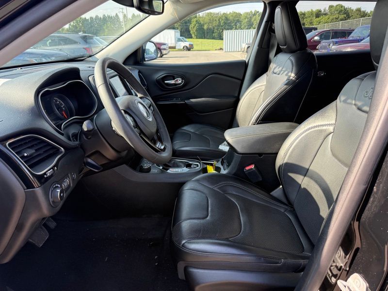 Used 2023 Jeep Cherokee SUV