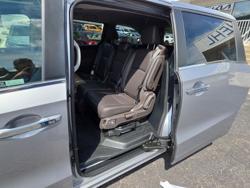 Used 2023 Honda Odyssey Van