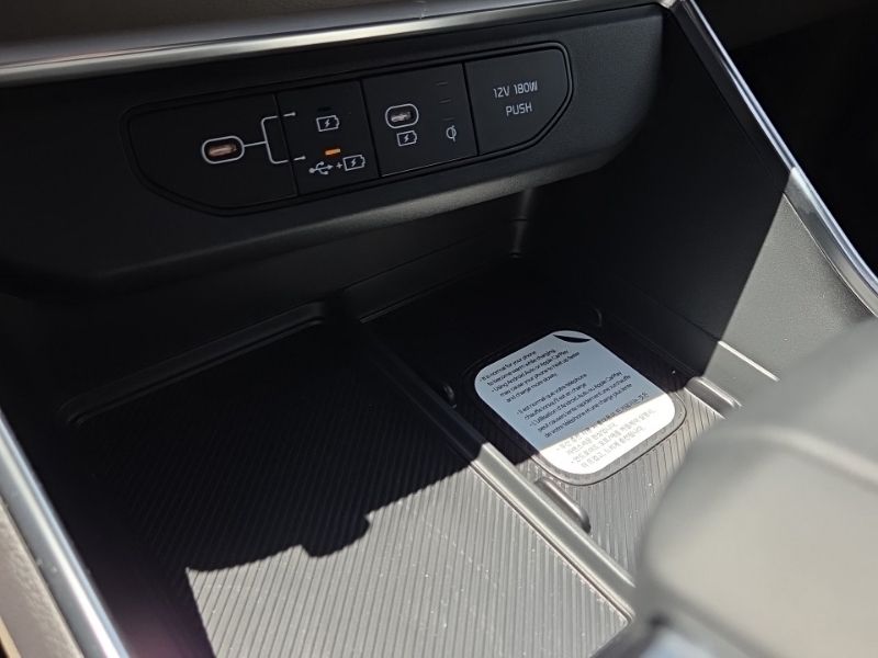 New 2026 Kia Carnival MPV Van