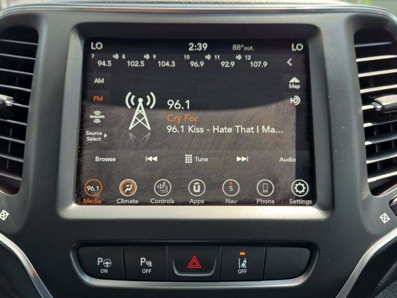 Used 2023 Jeep Cherokee SUV