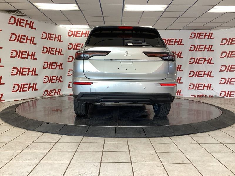 2026 Mitsubishi Outlander ES - Photo 6