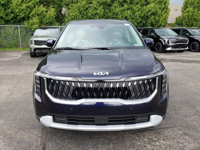 New 2026 Kia Carnival MPV Van