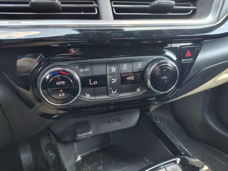 Used 2024 Chevrolet Trax SUV