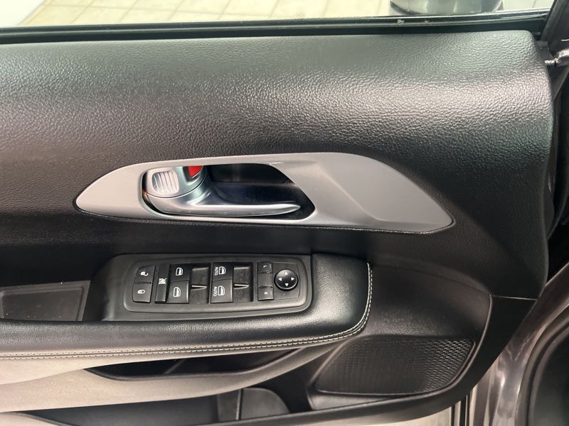 Used 2020 Chrysler Pacifica Hybrid Van
