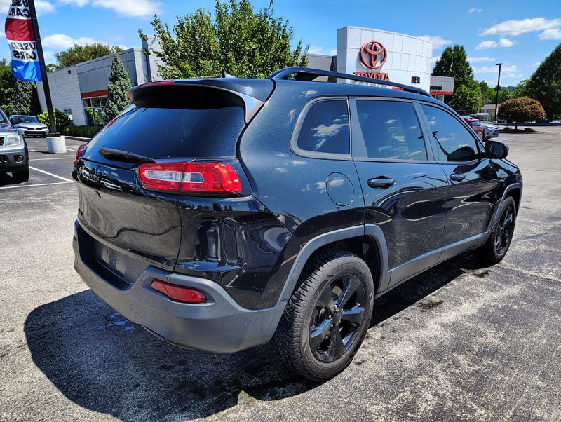Used 2016 Jeep Cherokee SUV