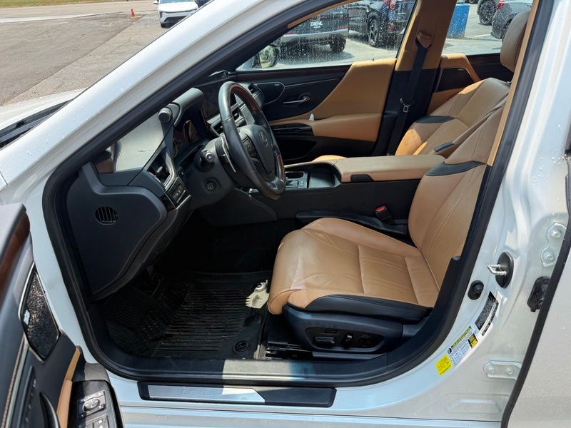 Used 2024 Lexus ES Sedan