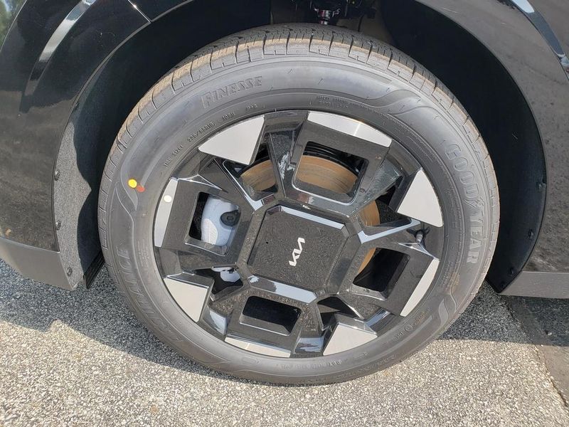 New 2026 Kia Carnival MPV Van