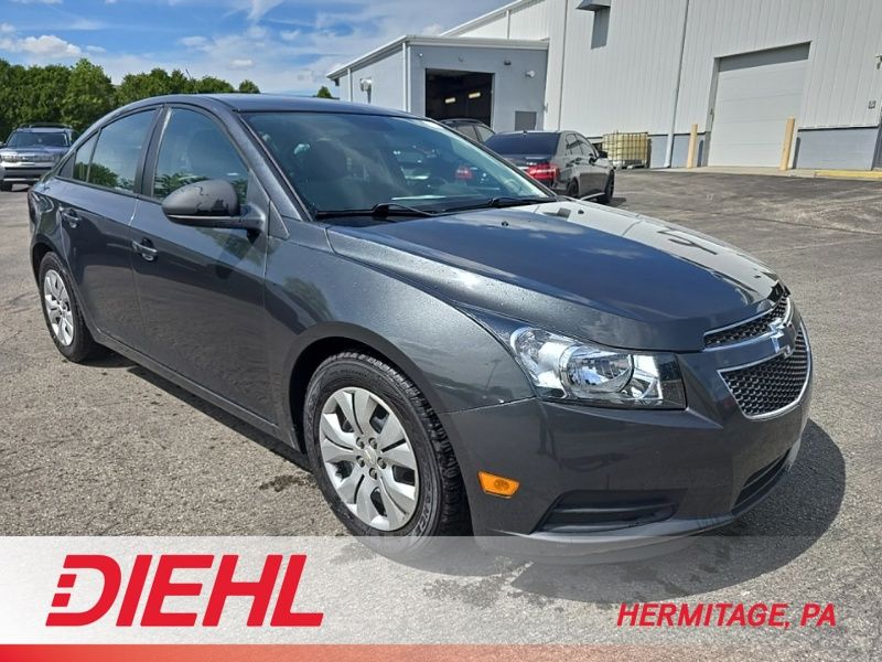 2013 Chevrolet Cruze LS Auto's photo