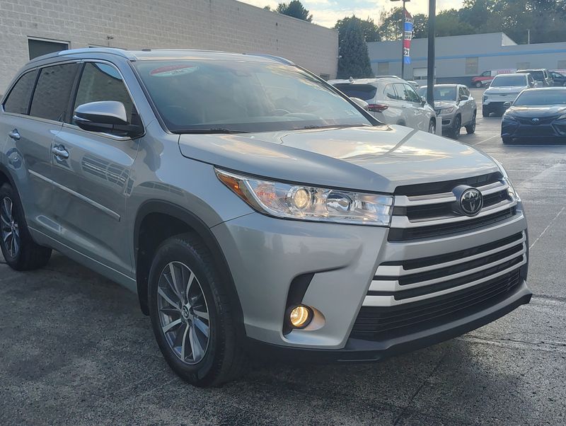 Used 2017 Toyota Highlander SUV