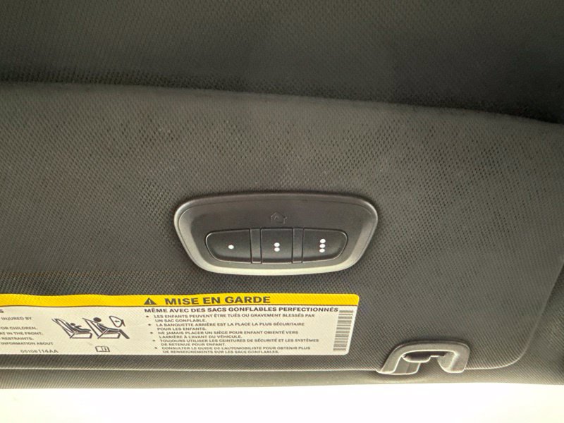 Used 2025 Chrysler Pacifica Van