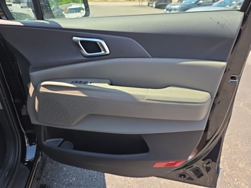 New 2026 Kia Carnival MPV Van