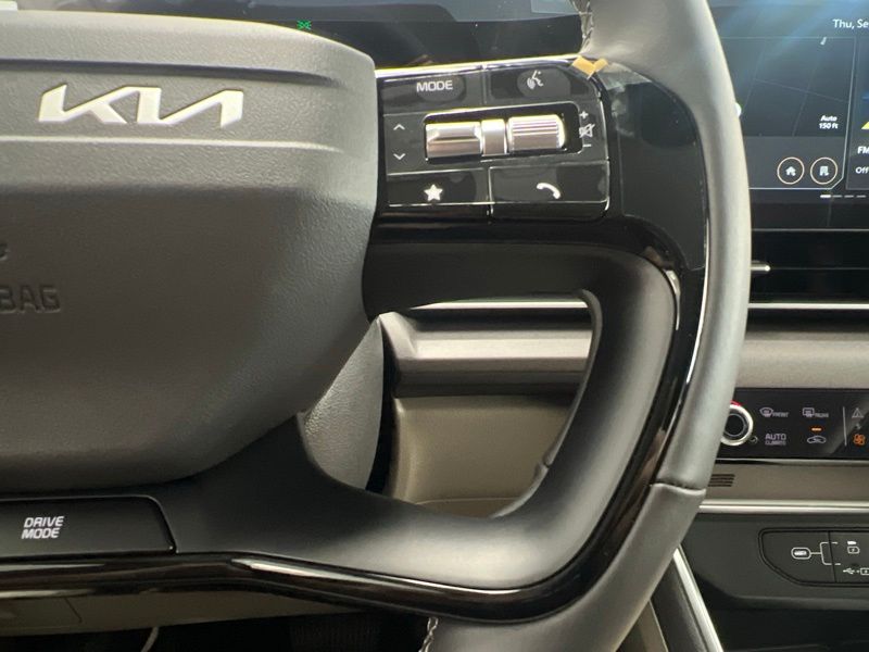 New 2027 Kia Carnival MPV Van