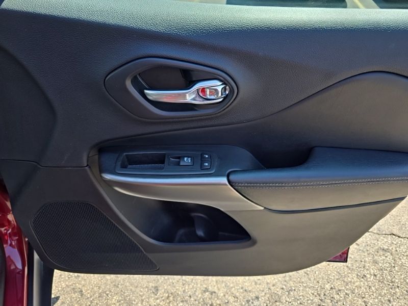 Used 2019 Jeep Cherokee SUV