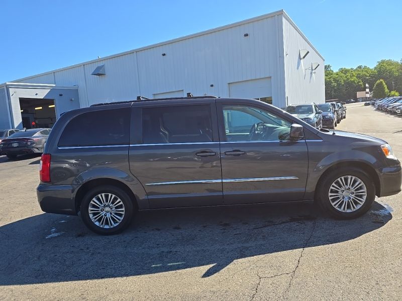 Used 2016 Chrysler Town & Country Van