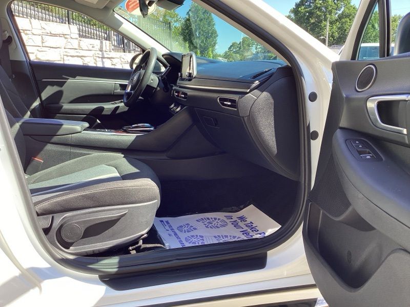 Used 2021 Gray Hyundai SEL image 13