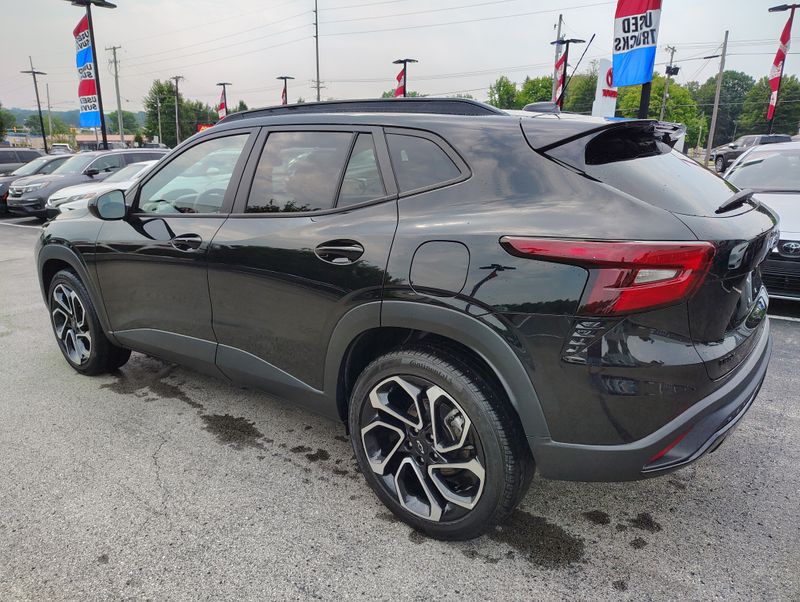 Used 2024 Chevrolet Trax SUV