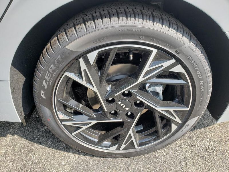 New 2026 Kia K5 Sedan
