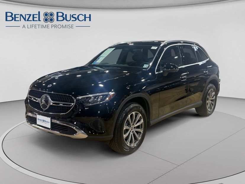 2023 Mercedes-Benz GLC 300 in Black