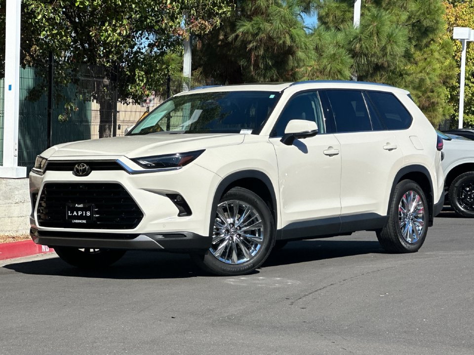 2024 Toyota Grand Highlander Platinum in Cream