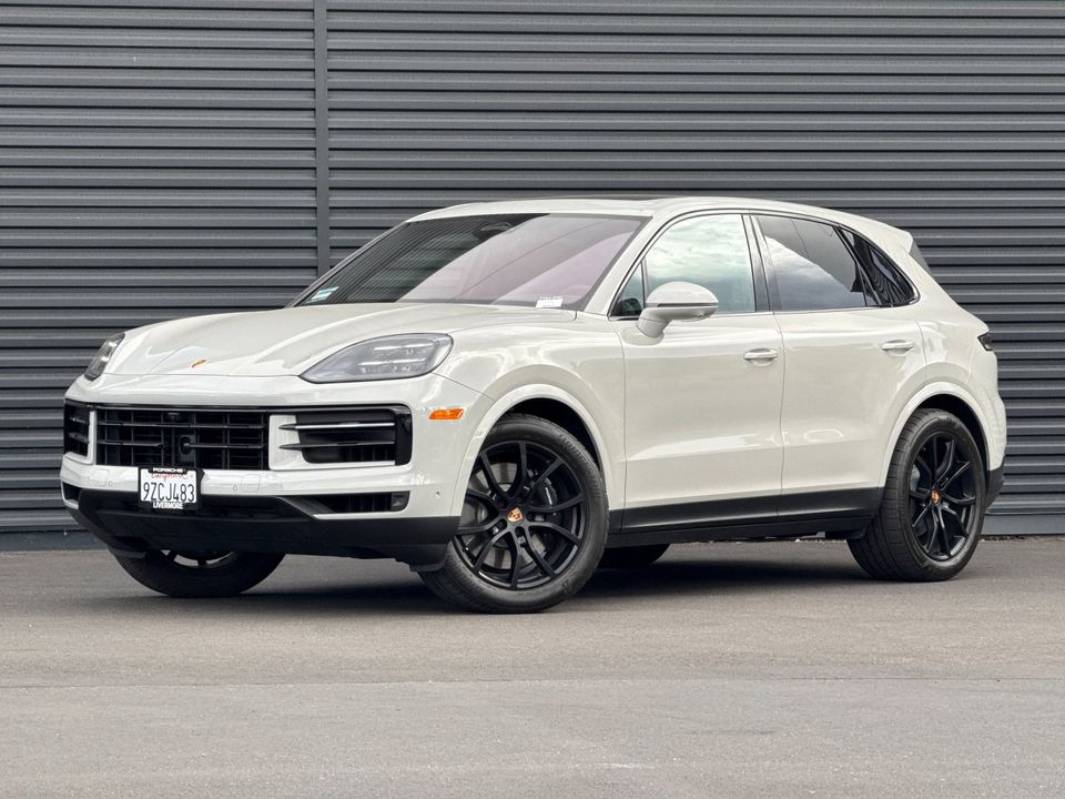 2026 Porsche Cayenne S in Chalk