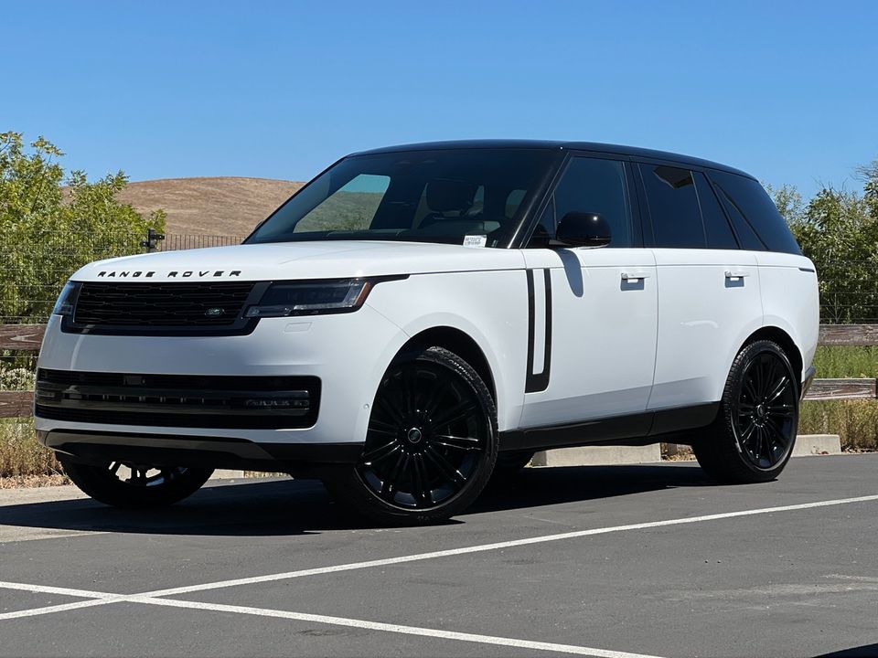 2024 Land Rover Range Rover SE in Fuji White