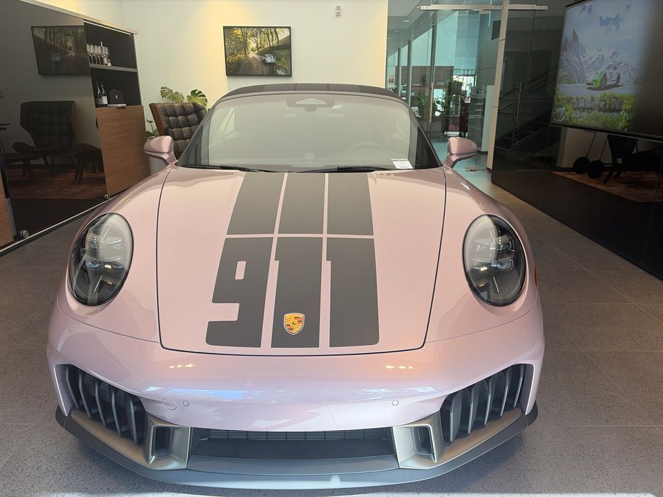 2026 Porsche 911 Spirit 70 in Pink