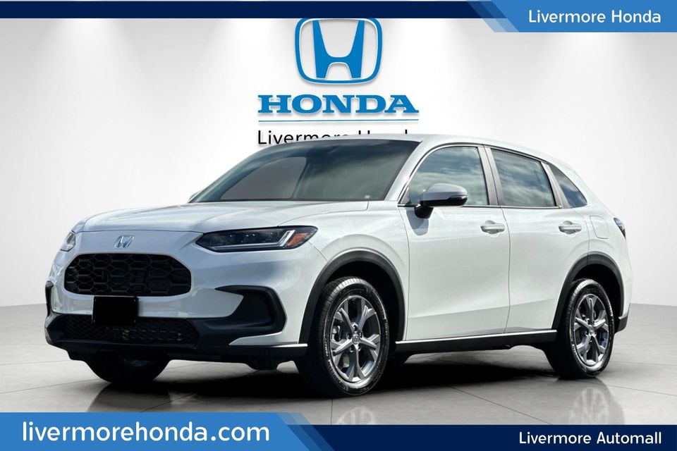 2027 Honda HR-V LX in Solar Silver Metallic