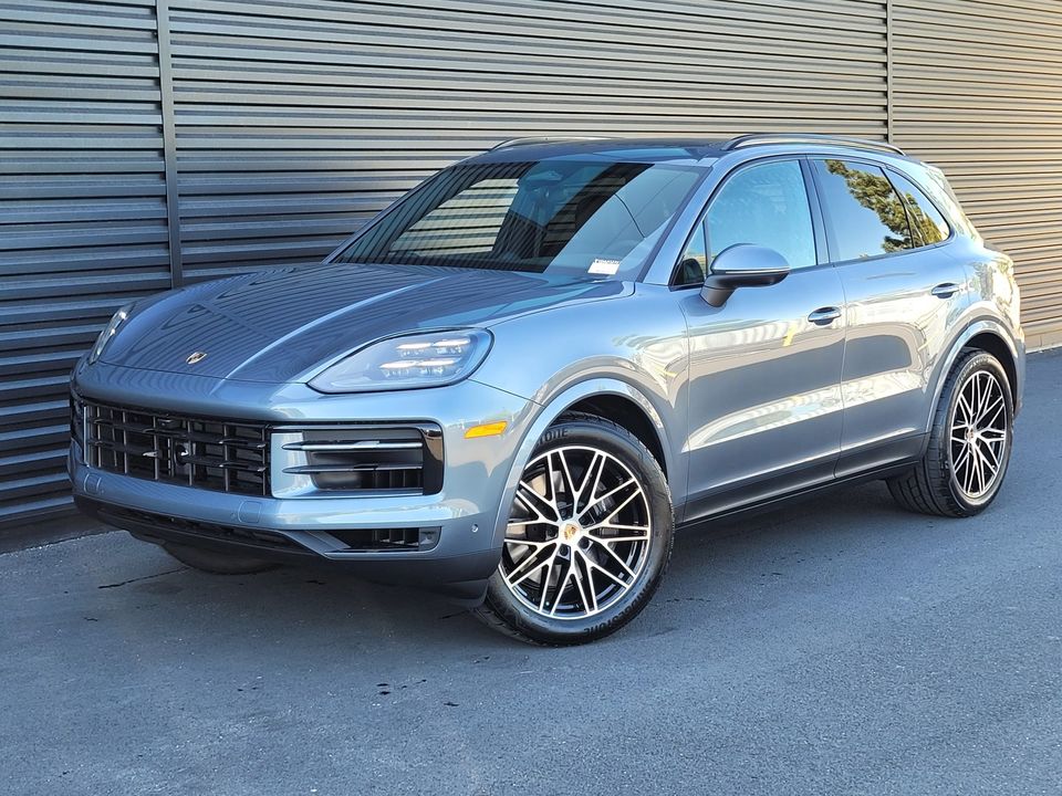 2026 Porsche Cayenne Base in Grey