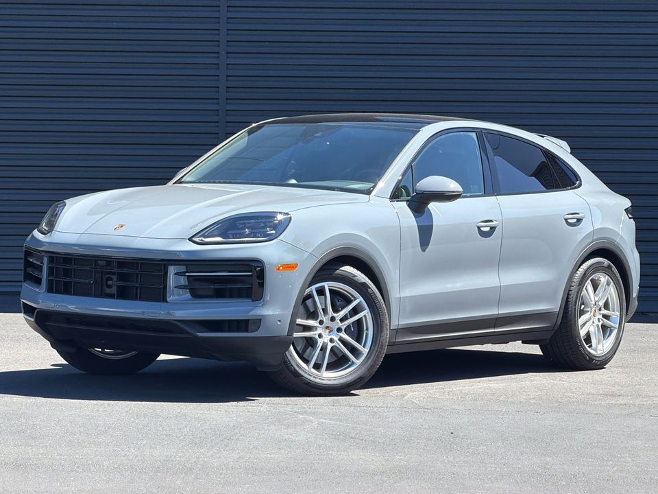 2026 Porsche Cayenne Coupe Base in Arctic Gray