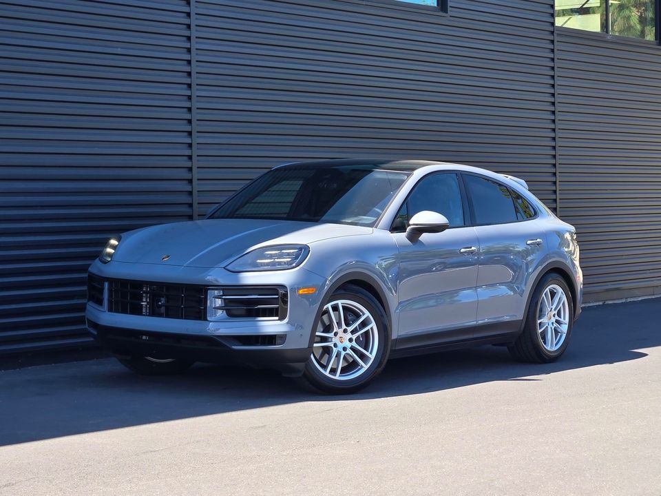 2026 Porsche Cayenne Coupe Base in Arctic Gray