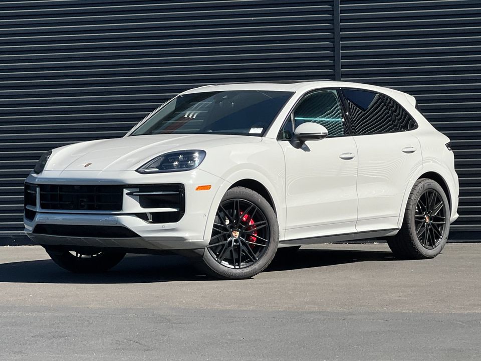 2026 Porsche Cayenne S in Chalk