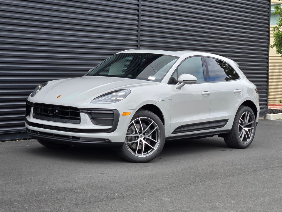 2026 Porsche Macan Base in White