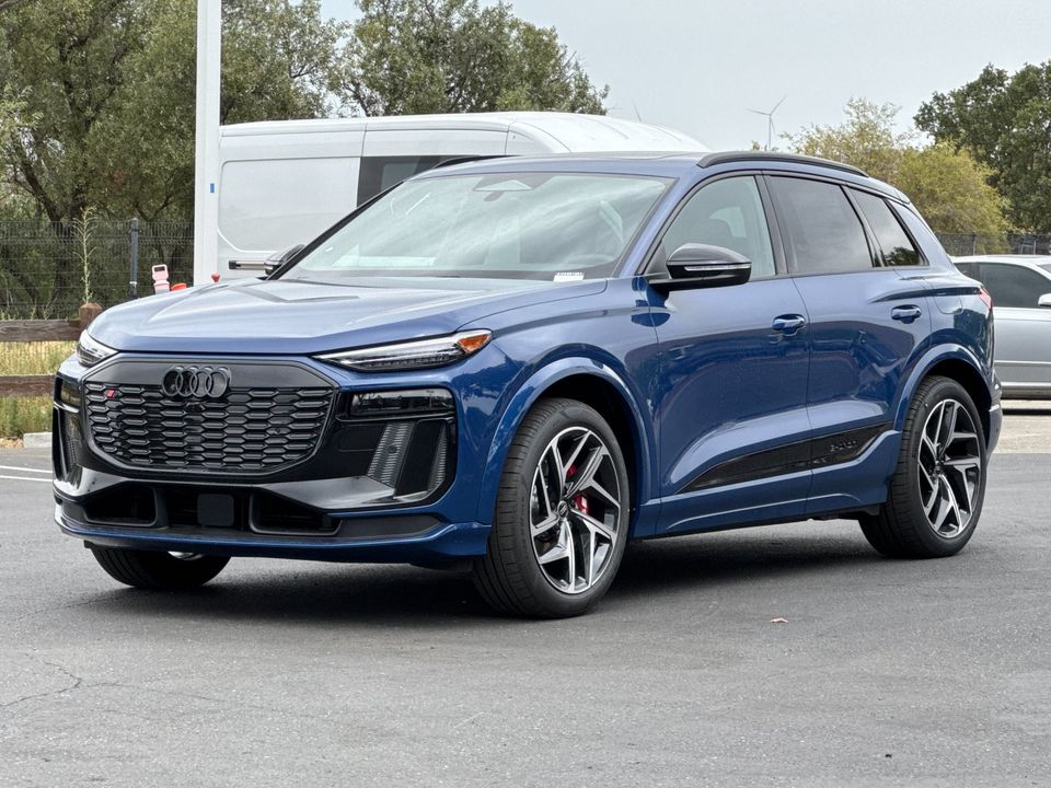 2027 Audi SQ6 e-tron Premium Plus in Ascari Blue Metallic