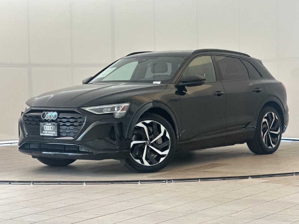 2024 Audi Q8 e-tron Premium Plus in Black Metallic