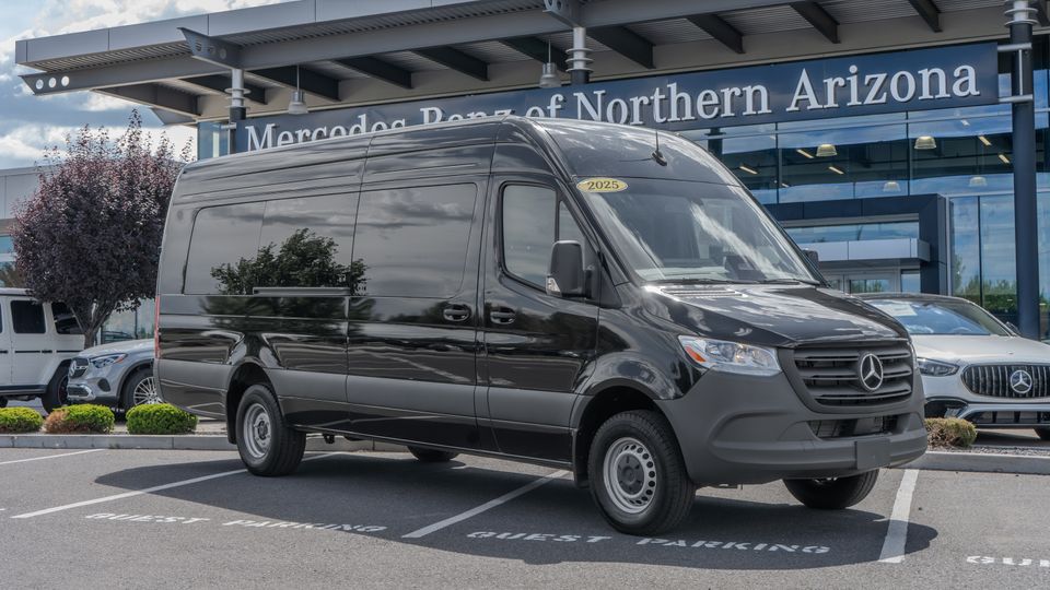 2025 Mercedes-Benz Sprinter 3500 Cargo 170 WB in Jet Black
