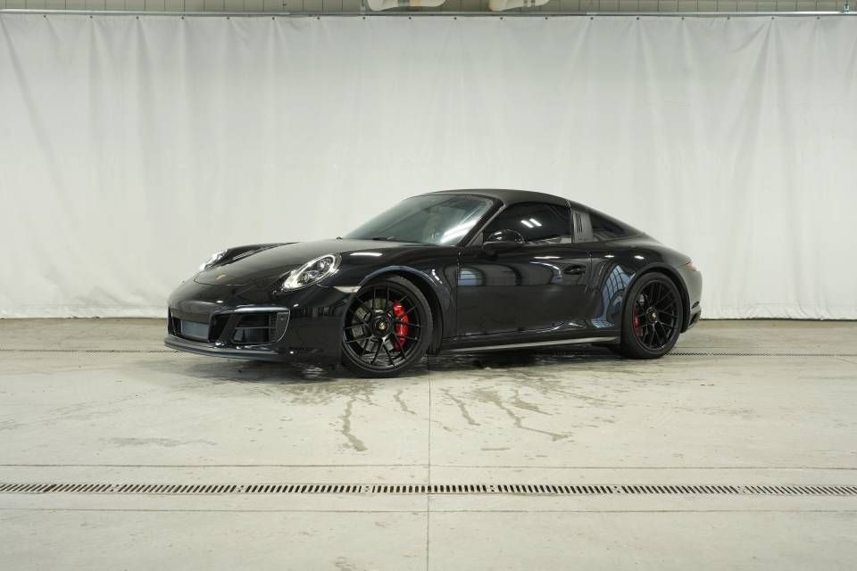 2018 Porsche 911 Targa 4 GTS Cabriolet AWD