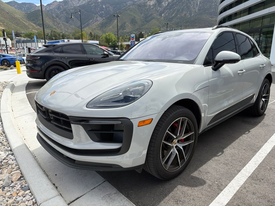 Chalk 2025 Porsche Macan SUV / Crossover All-Wheel Drive 7-Speed Automatic