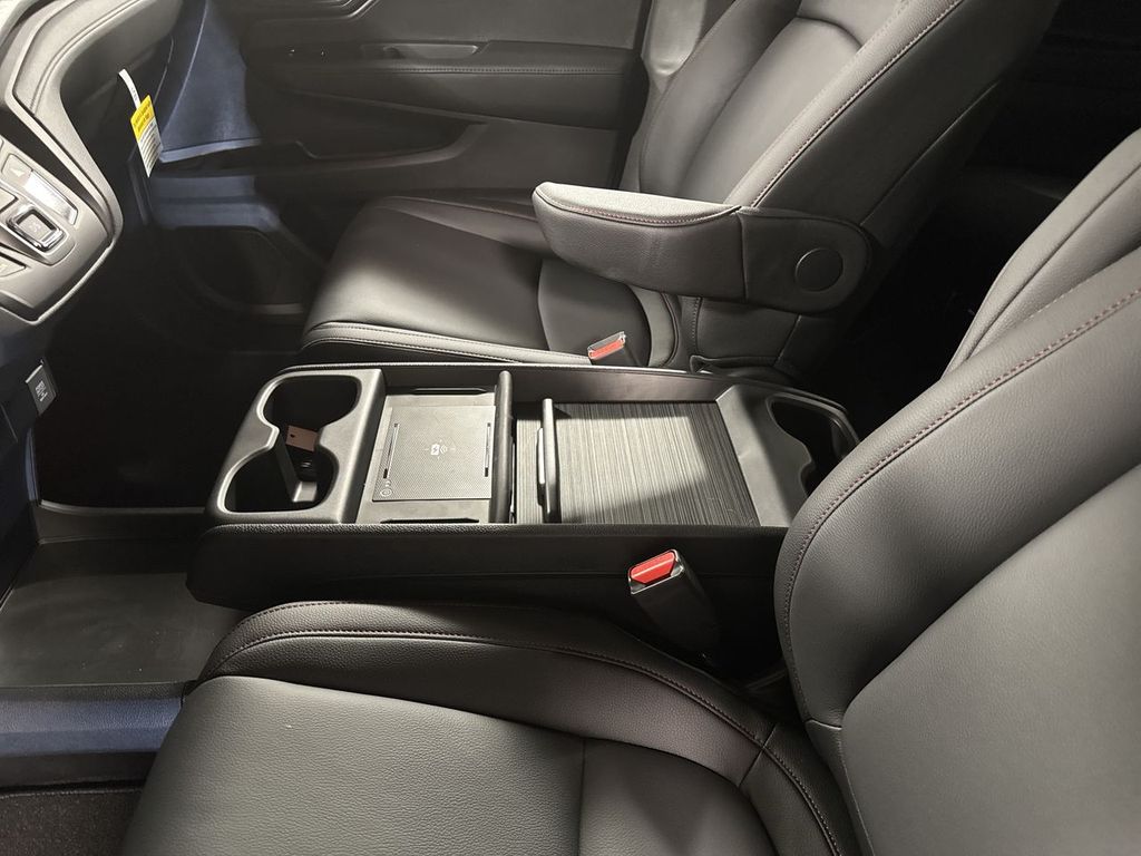 new 2026 Honda Odyssey car, priced at $45,390